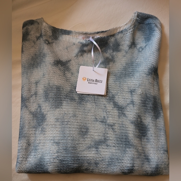 NWT women's tie dye lightweight sweater. Made I Italy. - Picture 3 of 4